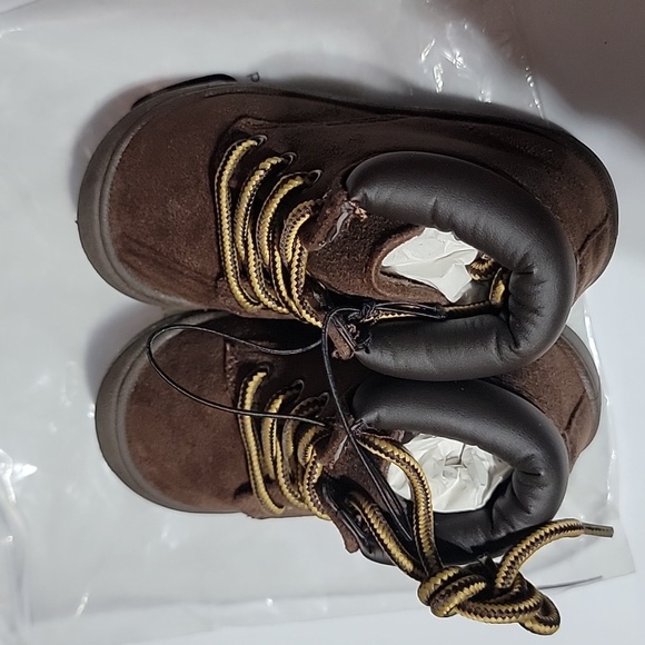 Brown toddler boots - Picture 3 of 3